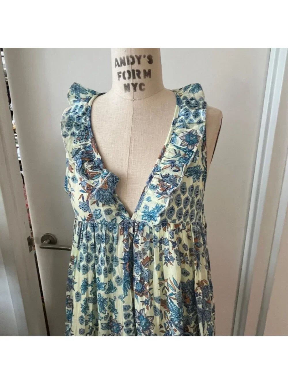 NWT GUADALUPE  Floral Sleeveless Tiered Ruffle Maxi Dress‎ Size Medium